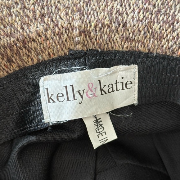 Kelly & Katie Textured Brown Hat with Tan Accent - Picture 3 of 3